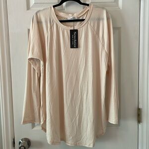Women’s long sleeve top